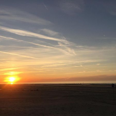 Appartement Op Het Strand, Enfin, Zo Goed Als... Koksijde Zewnętrze zdjęcie